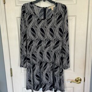 Navy and white Michael Kors size medium lightweight dress, great condition!